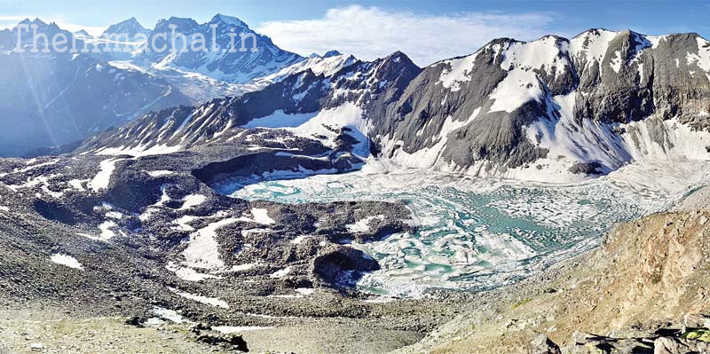 किन्नौर के सांगला कंडे में बनी प्राकृतिक झील की जांच